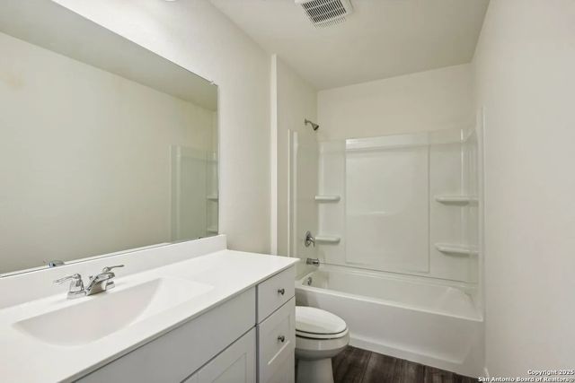 815 Dark Lark, Adkins, TX 78101