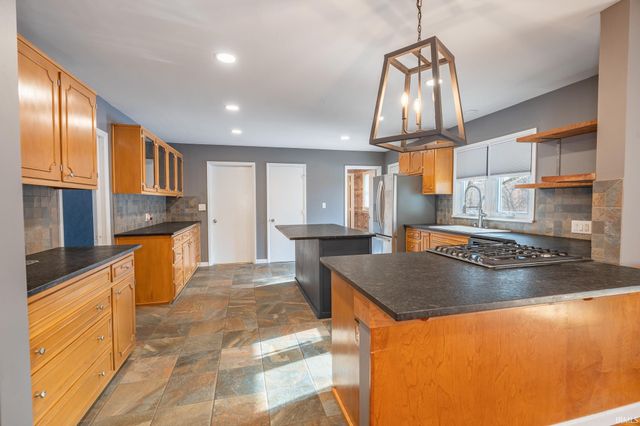 1755 W Farview Drive, Peru, IN 46970