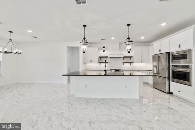 12150 GORE MEADOW DR, Nokesville, VA 20181