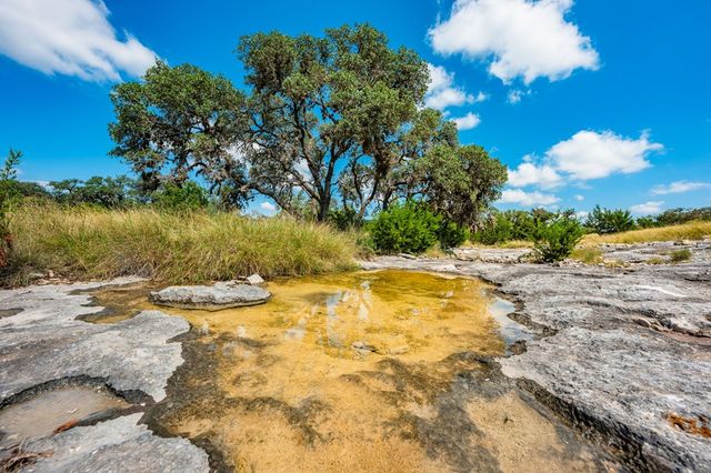 12995 Hackberry Rd, Rocksprings, TX 78880