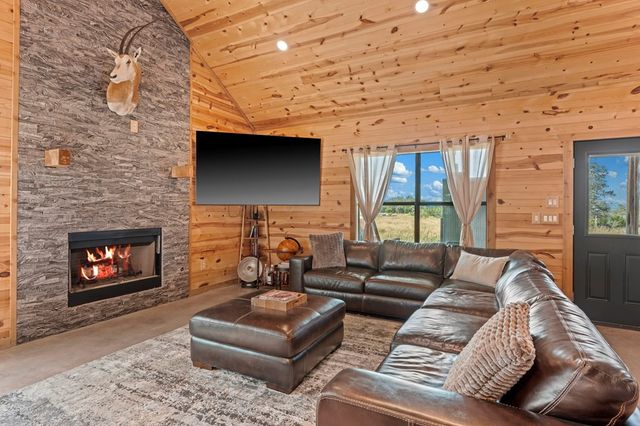 12995 Hackberry Rd, Rocksprings, TX 78880