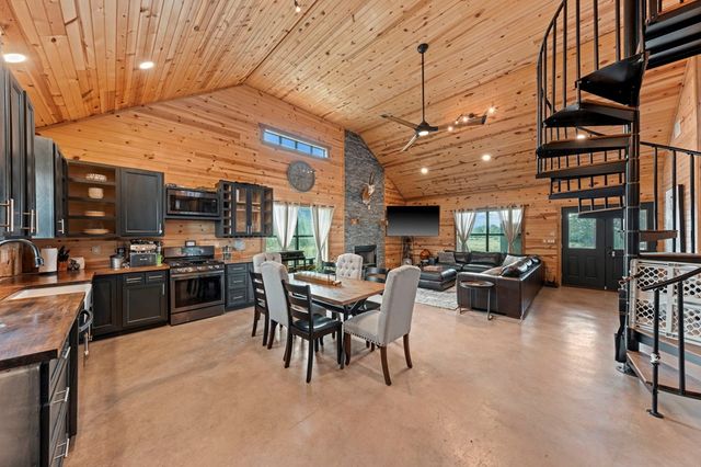 12995 Hackberry Rd, Rocksprings, TX 78880