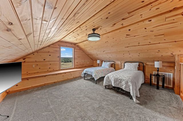 12995 Hackberry Rd, Rocksprings, TX 78880