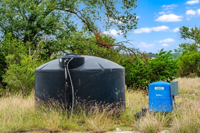 12995 Hackberry Rd, Rocksprings, TX 78880