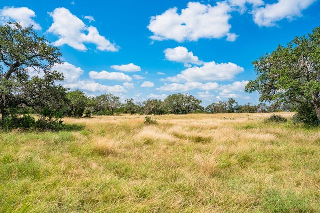 12995 Hackberry Rd, Rocksprings, TX 78880