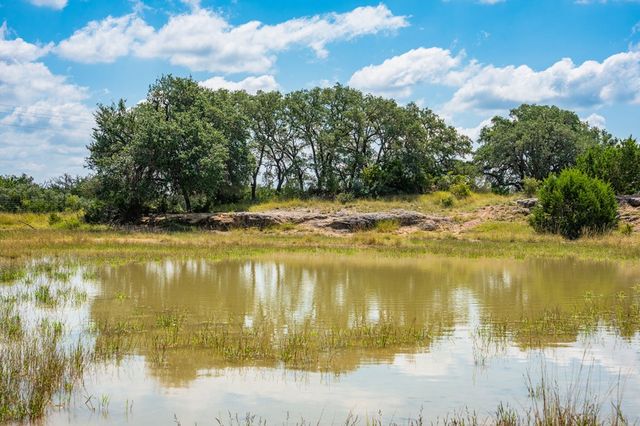 12995 Hackberry Rd, Rocksprings, TX 78880