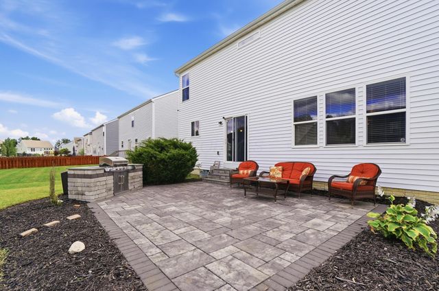 136 Halcyon Drive, Pataskala, OH 43062