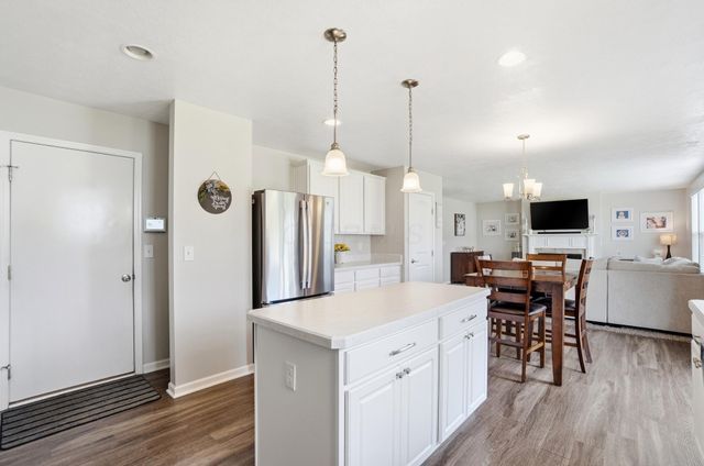 136 Halcyon Drive, Pataskala, OH 43062