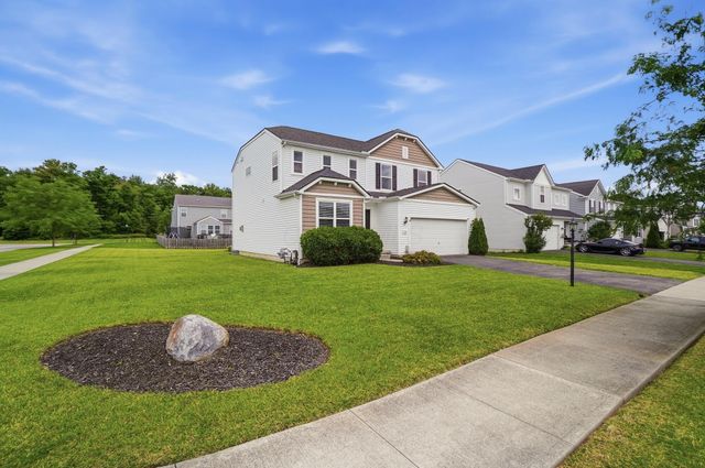 136 Halcyon Drive, Pataskala, OH 43062