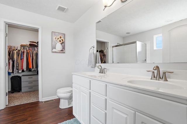 136 Halcyon Drive, Pataskala, OH 43062