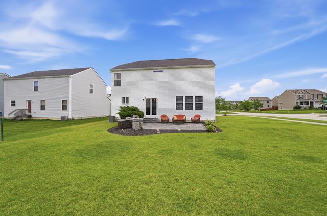 136 Halcyon Drive, Pataskala, OH 43062