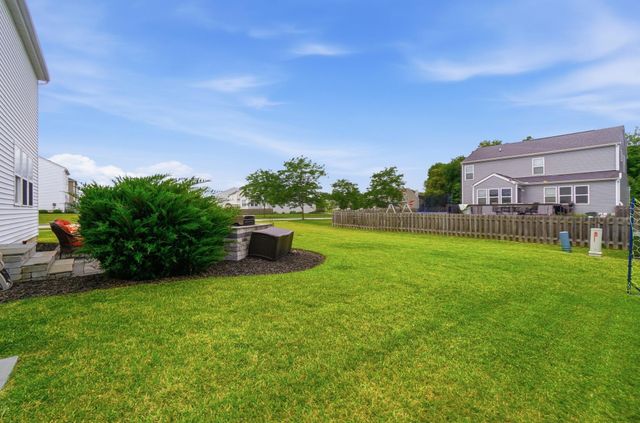 136 Halcyon Drive, Pataskala, OH 43062