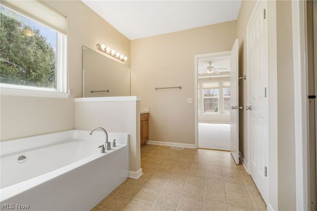 3196 Dunstone Circle, Akron, OH 44312