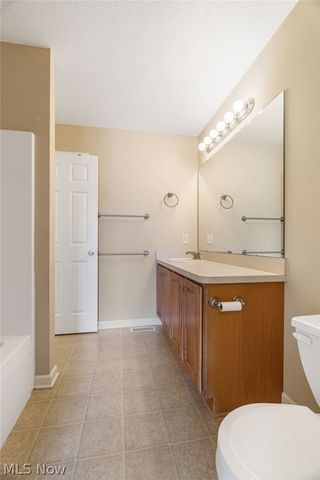 3196 Dunstone Circle, Akron, OH 44312