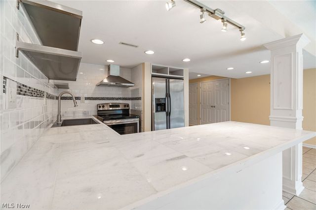 3196 Dunstone Circle, Akron, OH 44312