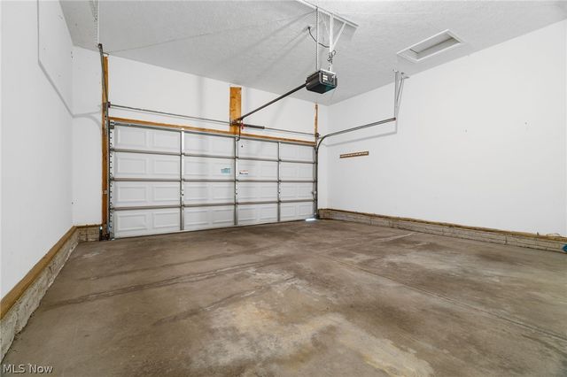 3196 Dunstone Circle, Akron, OH 44312