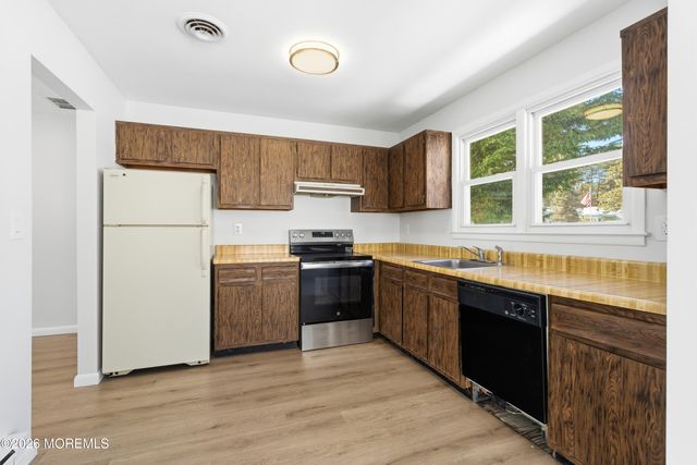 91 Westport Drive 71, Whiting, NJ 08759