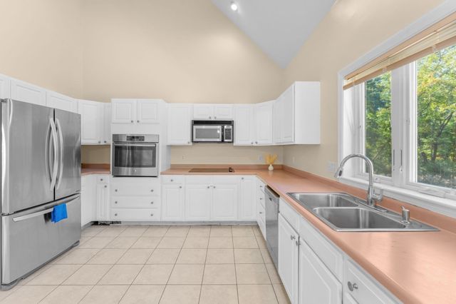 51 Goodnow Ln, Framingham, MA 01702