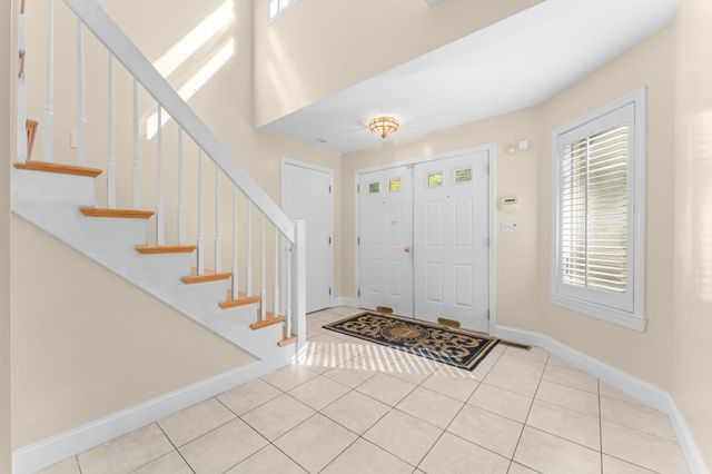 51 Goodnow Ln, Framingham, MA 01702
