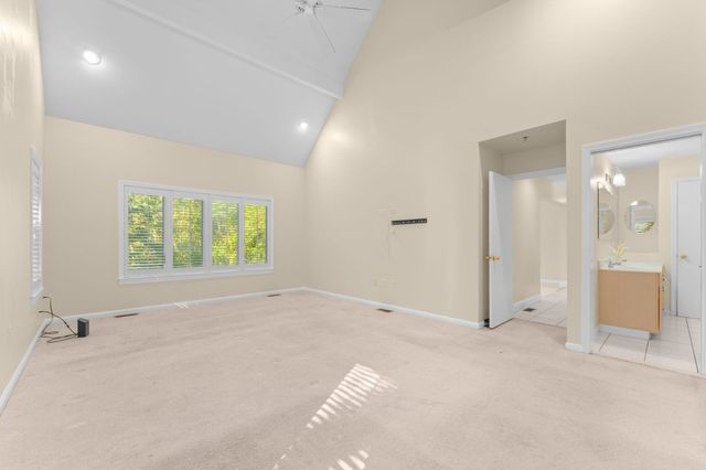 51 Goodnow Ln, Framingham, MA 01702