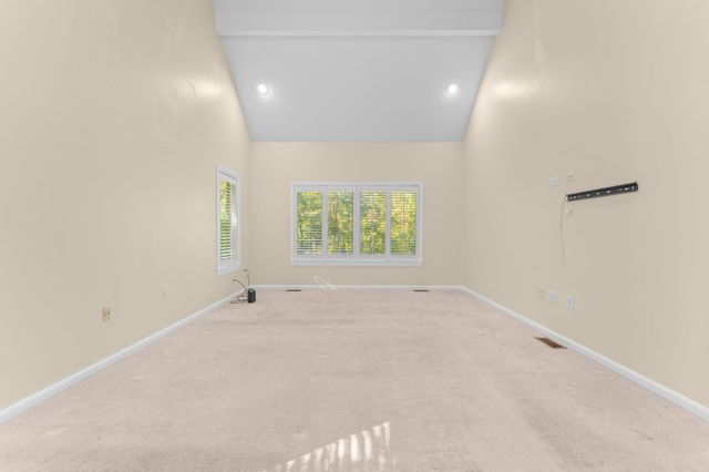 51 Goodnow Ln, Framingham, MA 01702