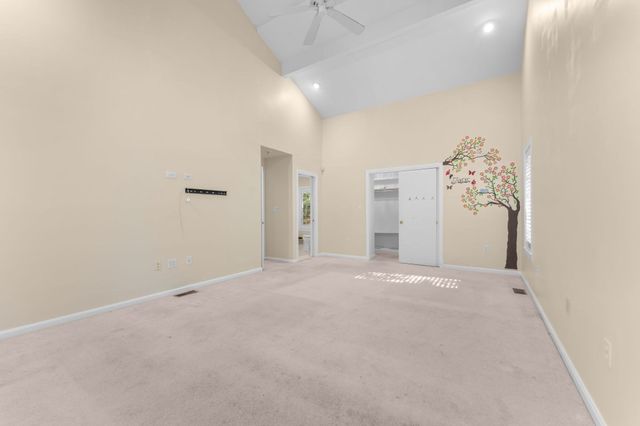 51 Goodnow Ln, Framingham, MA 01702