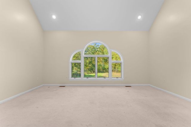51 Goodnow Ln, Framingham, MA 01702