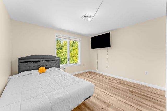 51 Goodnow Ln, Framingham, MA 01702