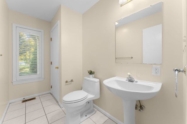 51 Goodnow Ln, Framingham, MA 01702