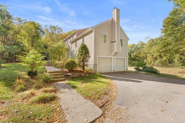 51 Goodnow Ln, Framingham, MA 01702