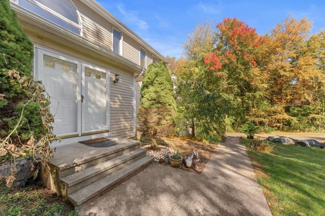 51 Goodnow Ln, Framingham, MA 01702