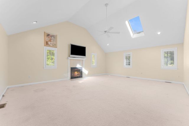 51 Goodnow Ln, Framingham, MA 01702