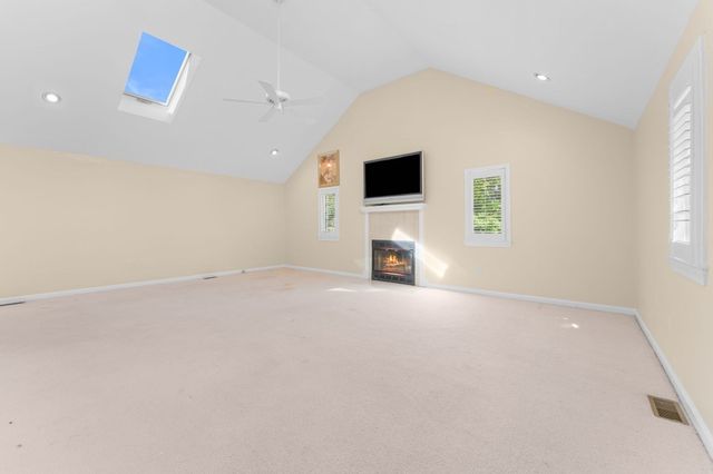 51 Goodnow Ln, Framingham, MA 01702