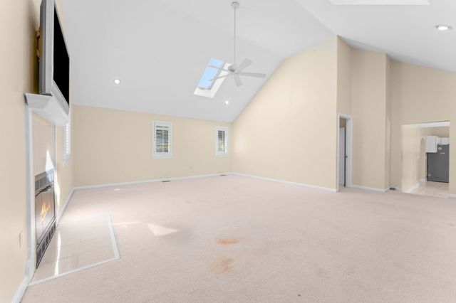 51 Goodnow Ln, Framingham, MA 01702