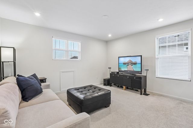 6910 Seattle Slew Drive, Whitestown, IN 46075