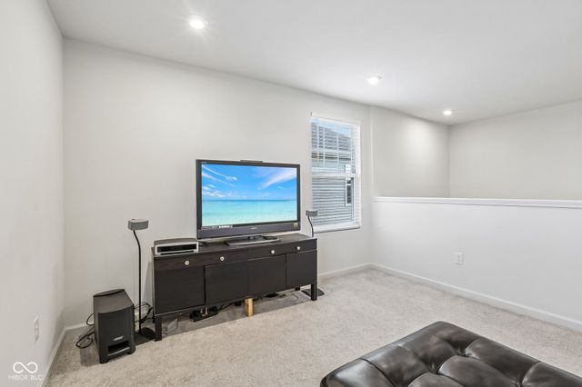 6910 Seattle Slew Drive, Whitestown, IN 46075