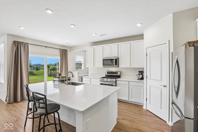 6910 Seattle Slew Drive, Whitestown, IN 46075
