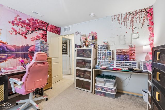 6910 Seattle Slew Drive, Whitestown, IN 46075