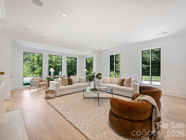 600 Hermitage Road, Charlotte, NC 28207