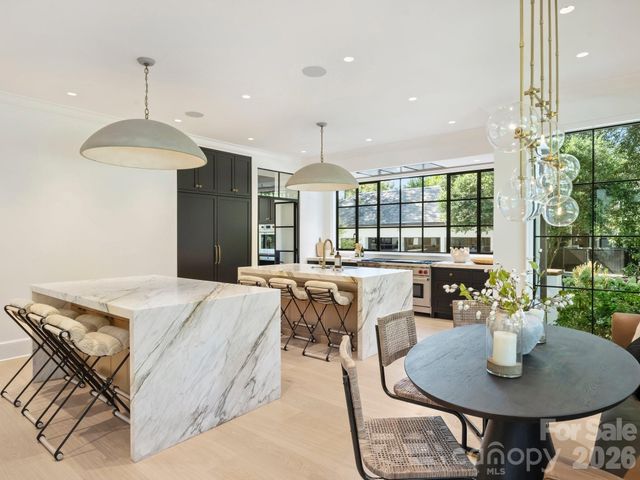 600 Hermitage Road, Charlotte, NC 28207
