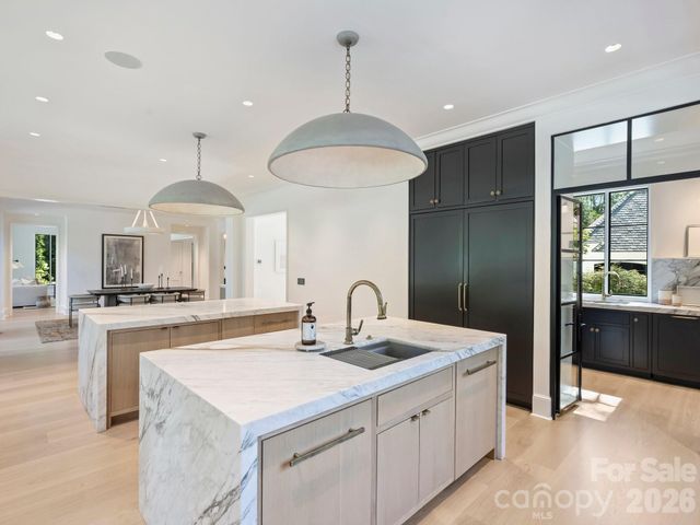 600 Hermitage Road, Charlotte, NC 28207