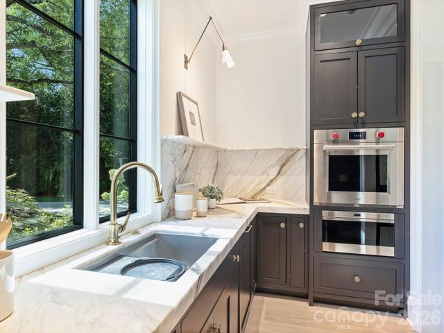 600 Hermitage Road, Charlotte, NC 28207