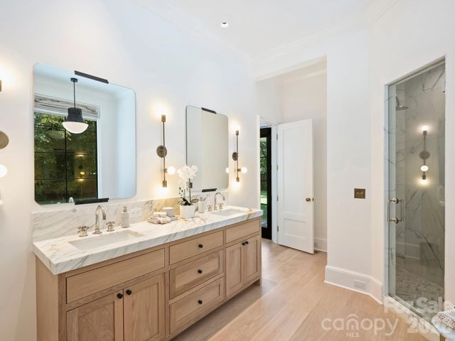 600 Hermitage Road, Charlotte, NC 28207
