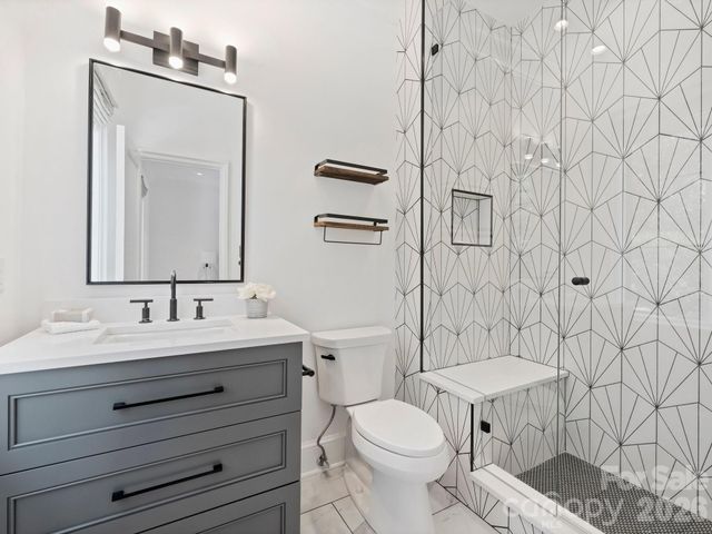 600 Hermitage Road, Charlotte, NC 28207