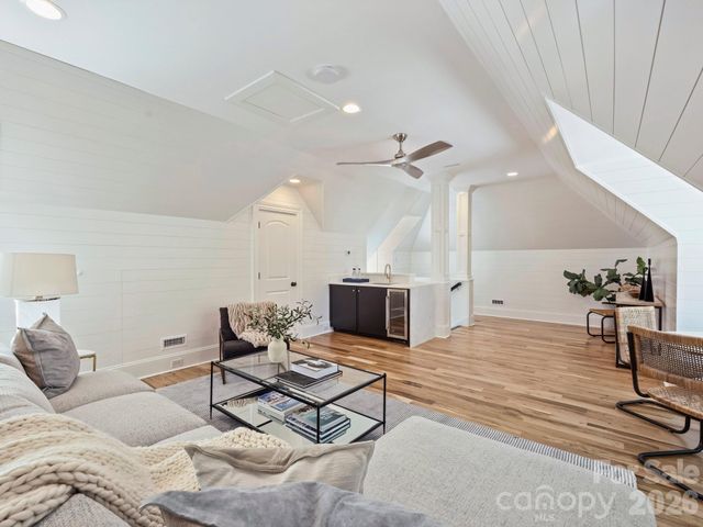 600 Hermitage Road, Charlotte, NC 28207
