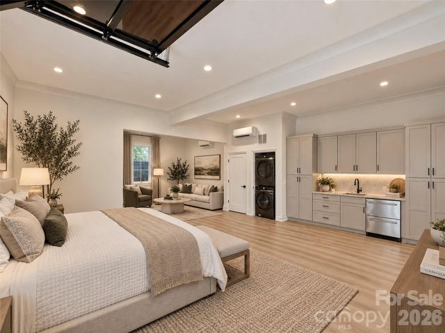 600 Hermitage Road, Charlotte, NC 28207