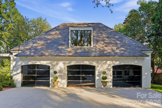600 Hermitage Road, Charlotte, NC 28207