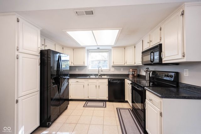 5257 Pine Hill Drive, Noblesville, IN 46062