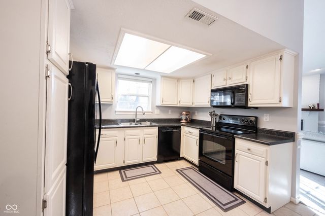 5257 Pine Hill Drive, Noblesville, IN 46062