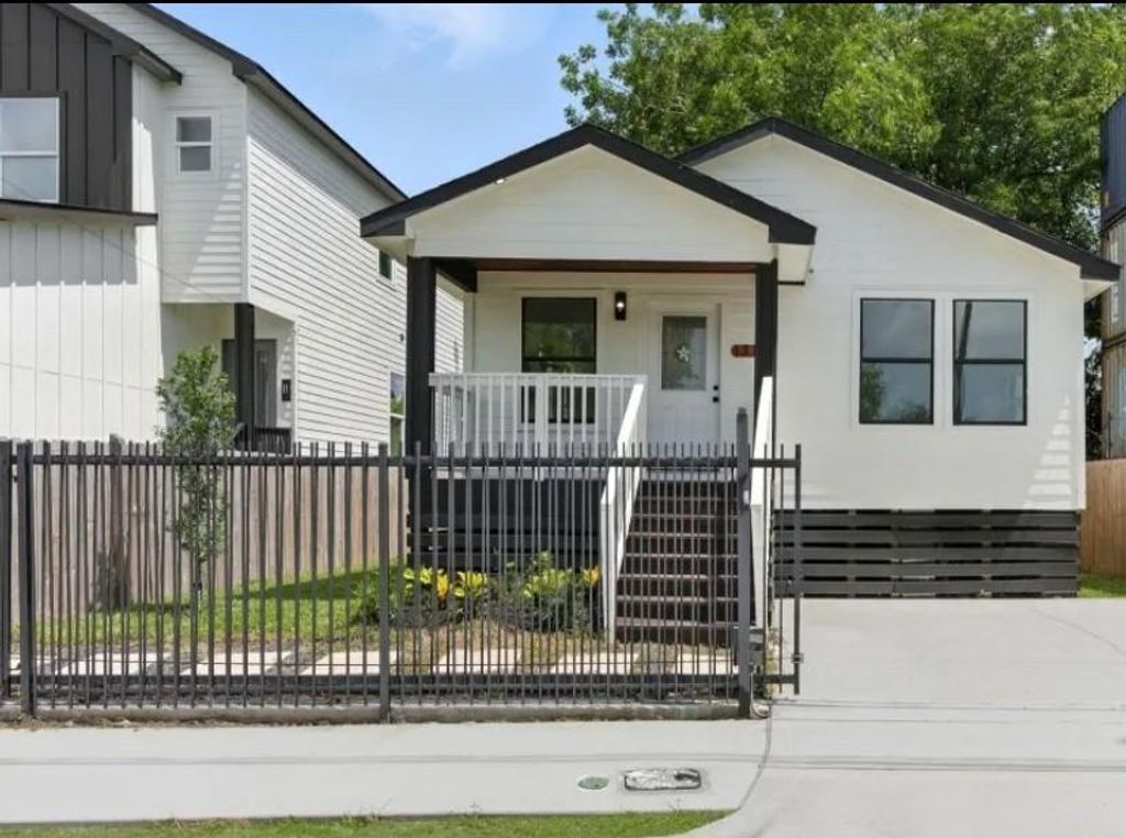 1311 E 35th Street, Houston, TX 77022